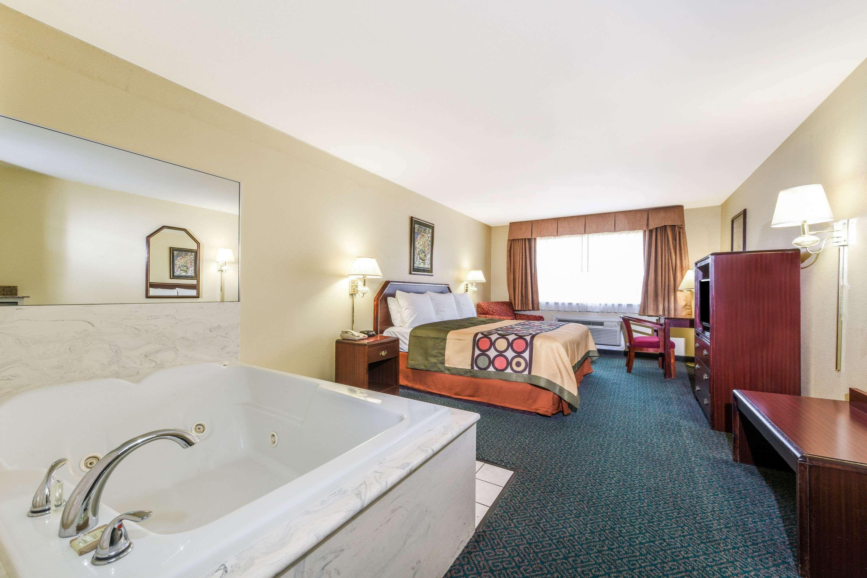 Super 8 By Wyndham Burleson Fort Worth Area Extérieur photo